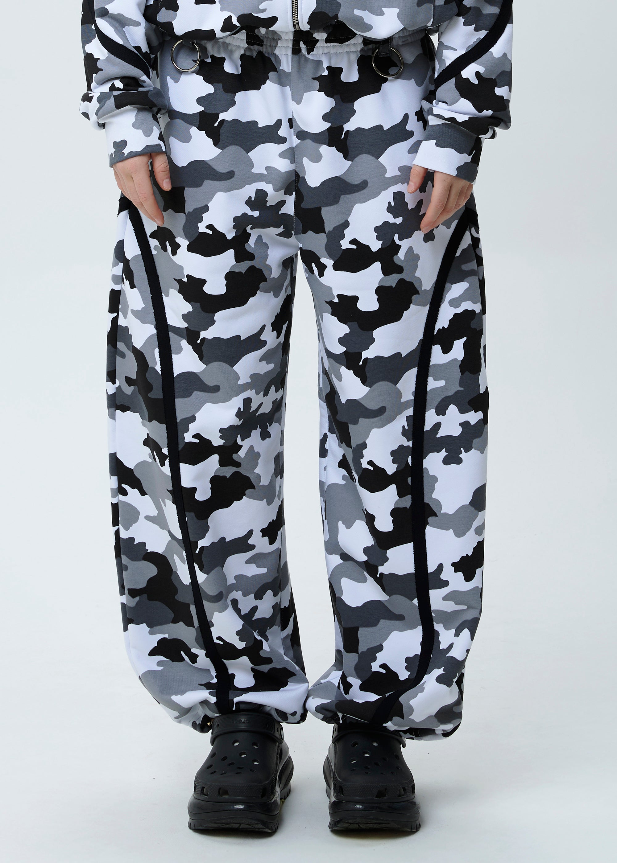BUBBLE SNOW ARMY sweatpants