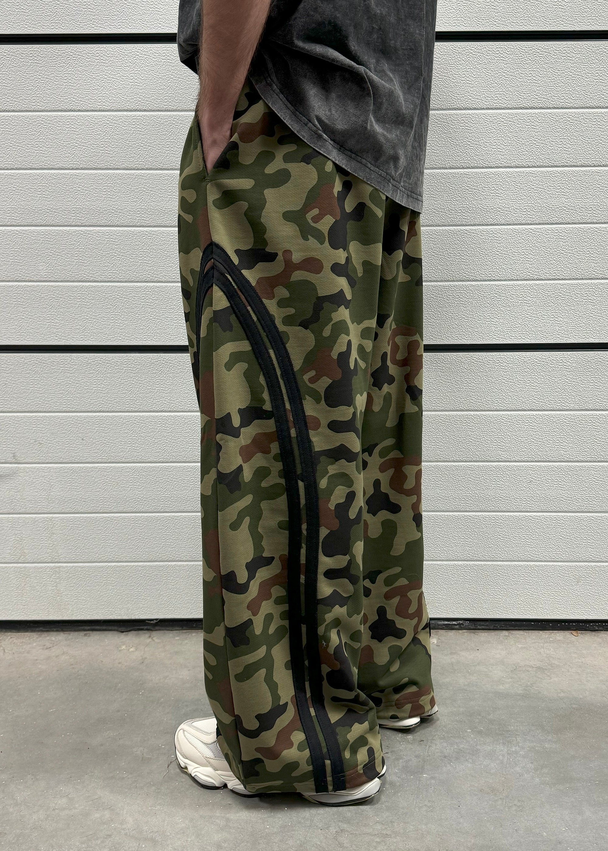 BUBBLE ARMY sweatpants